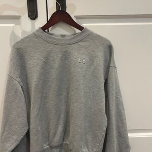 ALO Yoga Men's Light Gray Crewneck Sweater